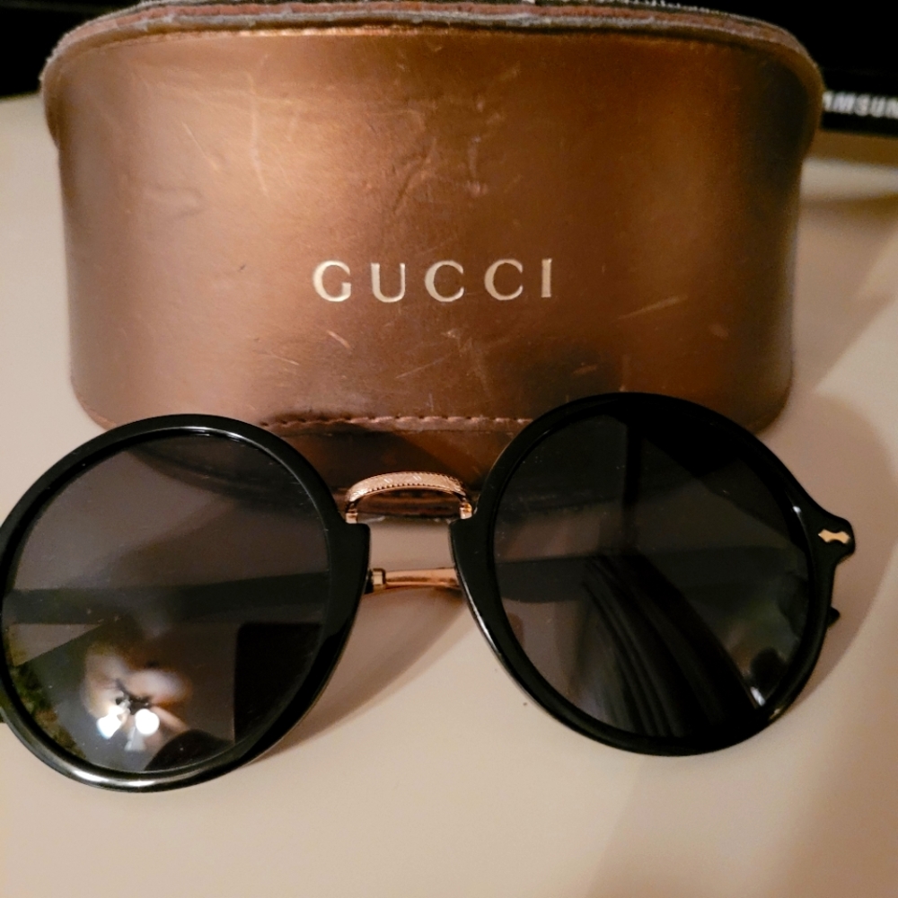 GUCCI SUNGLASSES  WITH CASE
